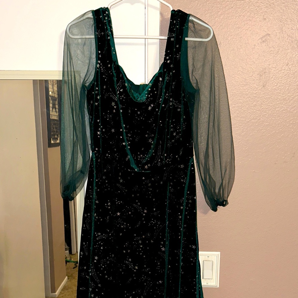 Elegant Velvet Green Sheer Sleeve Dress